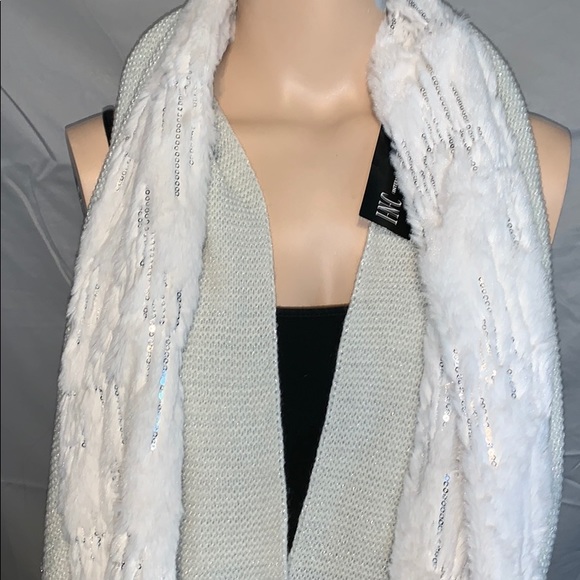 NWT I.N.C Warm Vanilla Fur Infinity Scarf - Picture 3 of 5